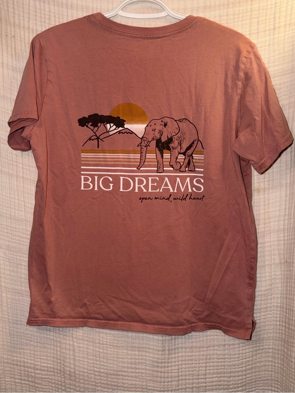 Ivory Ella Big Dreams Open Mind Wild Heart Pocket Tee Elephant Graphic Small- J